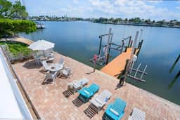 Bay Boulevard Condos with Docks