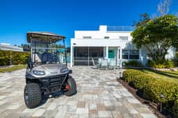 80’s Paradise, golf cart, rooftop deck & heated pool - Image 4