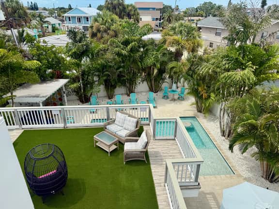 IRB Vice, golf cart, rooftop deck & heated pool