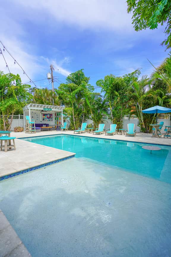 IRB Vice, golf cart, rooftop deck & heated pool