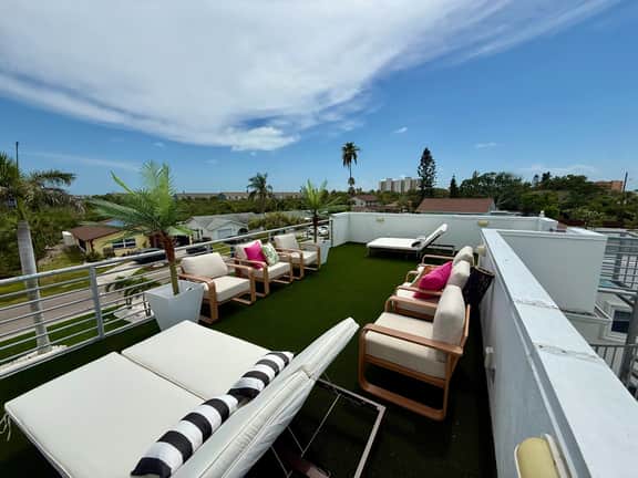 IRB Vice, golf cart, rooftop deck & heated pool