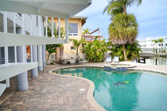 Manatee Manor - Image 1